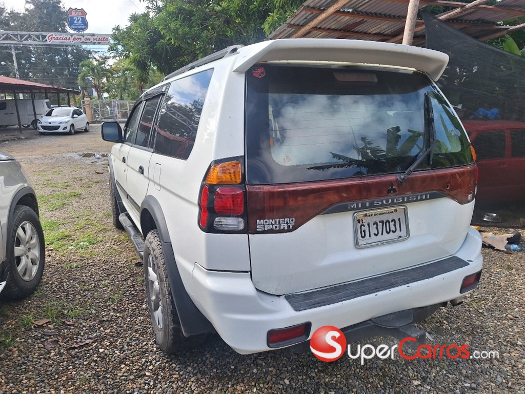 2000 Mitsubishi Motors Montero Sport — foto 2 / 8