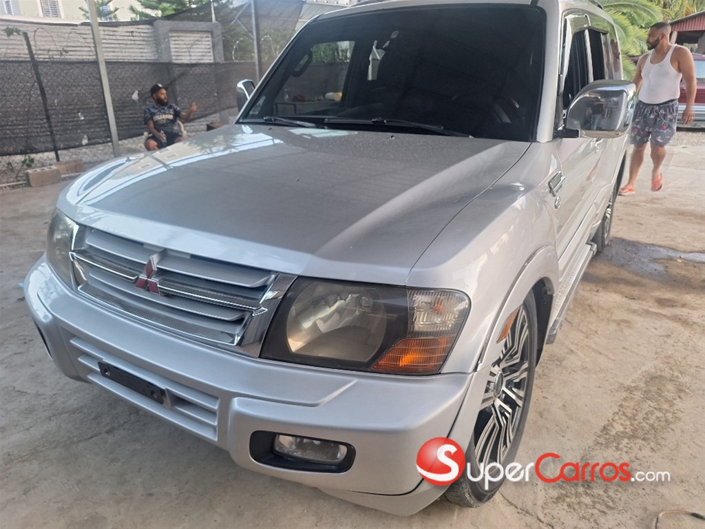 2001 Mitsubishi Motors Montero Limited