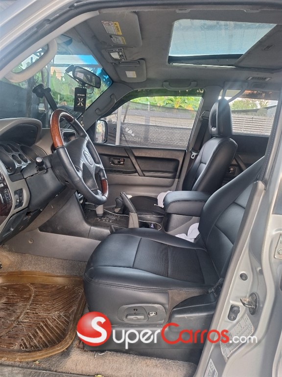 2001 Mitsubishi Motors Montero Limited — foto 2 / 7