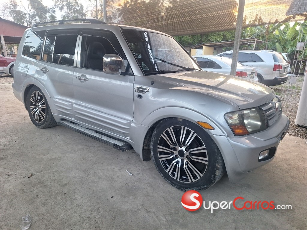 2001 Mitsubishi Motors Montero Limited — foto 3 / 7