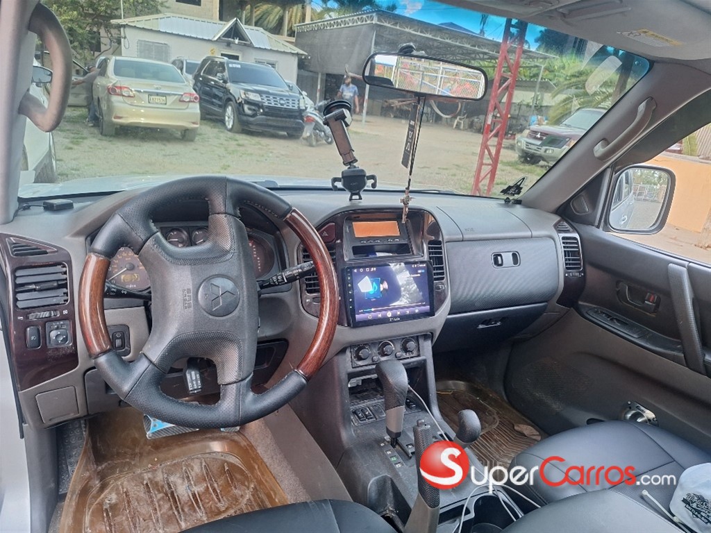 2001 Mitsubishi Motors Montero Limited — foto 7 / 7