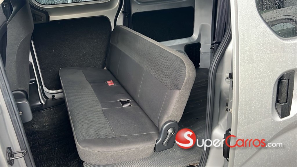 2020 Nissan NV 200 — foto 6 / 7