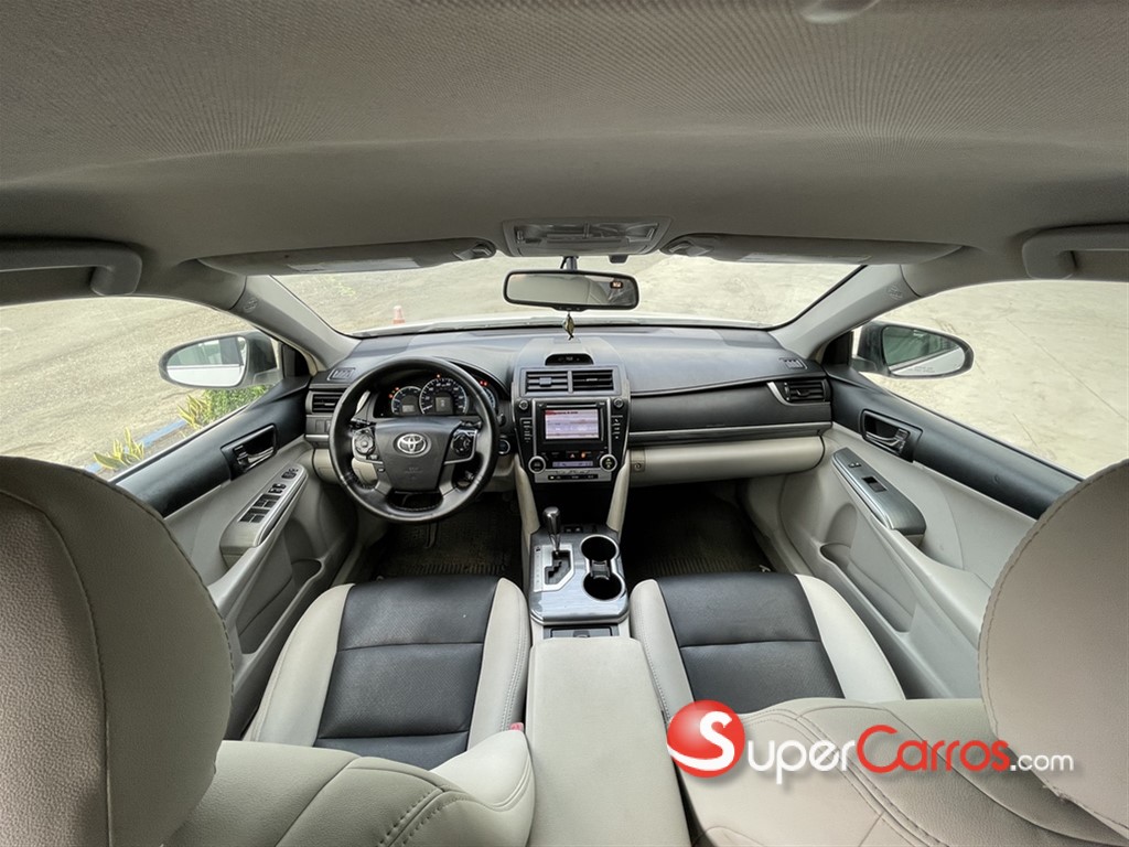 2014 Toyota Camry XLE — foto 4 / 9