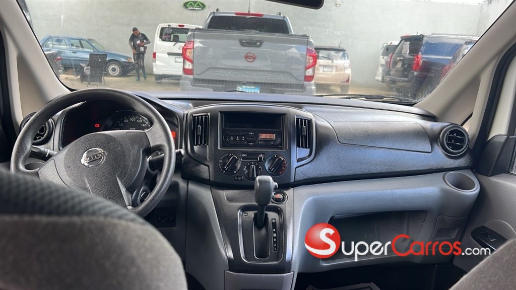 2020 Nissan NV — foto 11 / 12