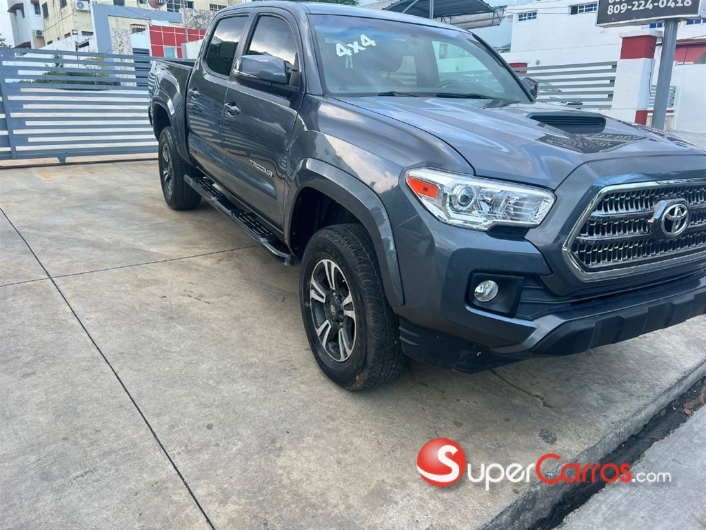 2017 Toyota Tacoma TRD — foto 7 / 8