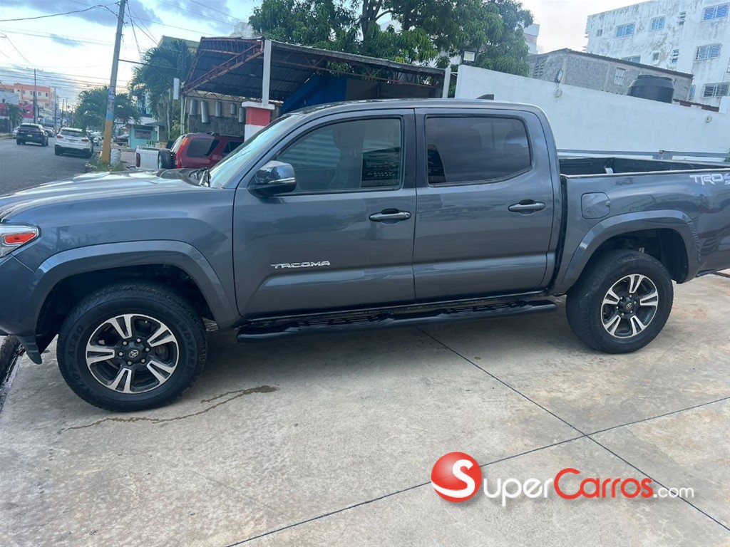 2017 Toyota Tacoma TRD — foto 8 / 8