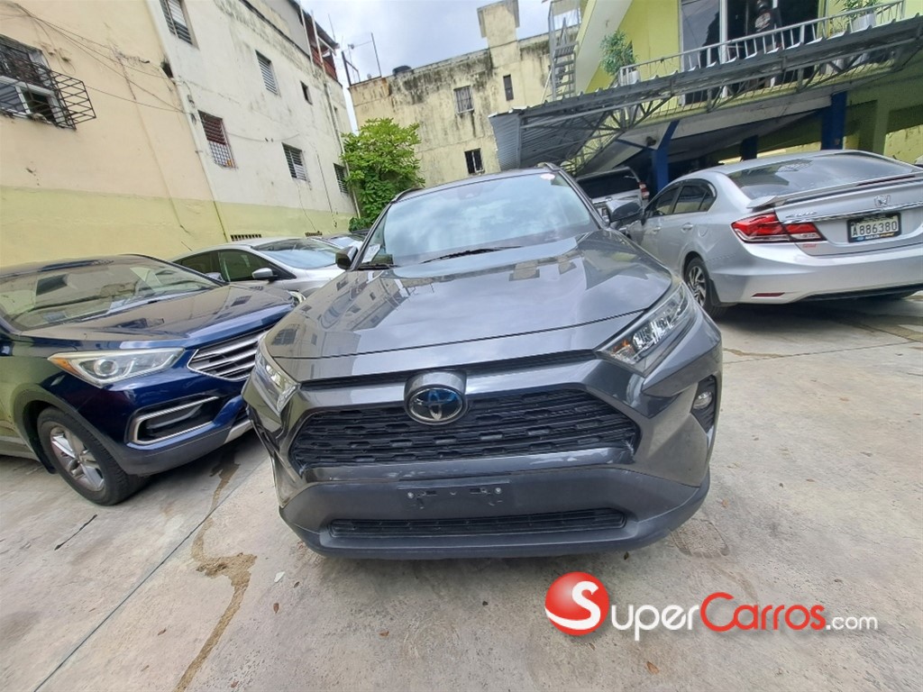 2020 Toyota RAV4 LE