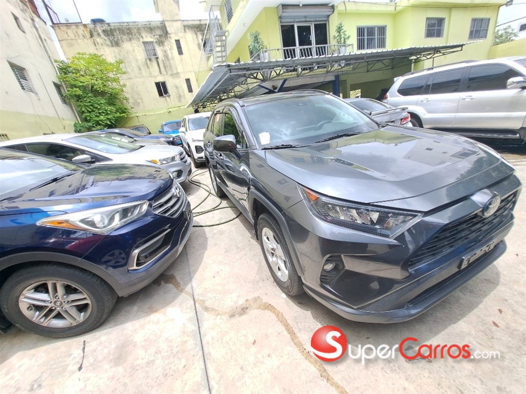 2020 Toyota RAV4 LE — foto 3 / 7