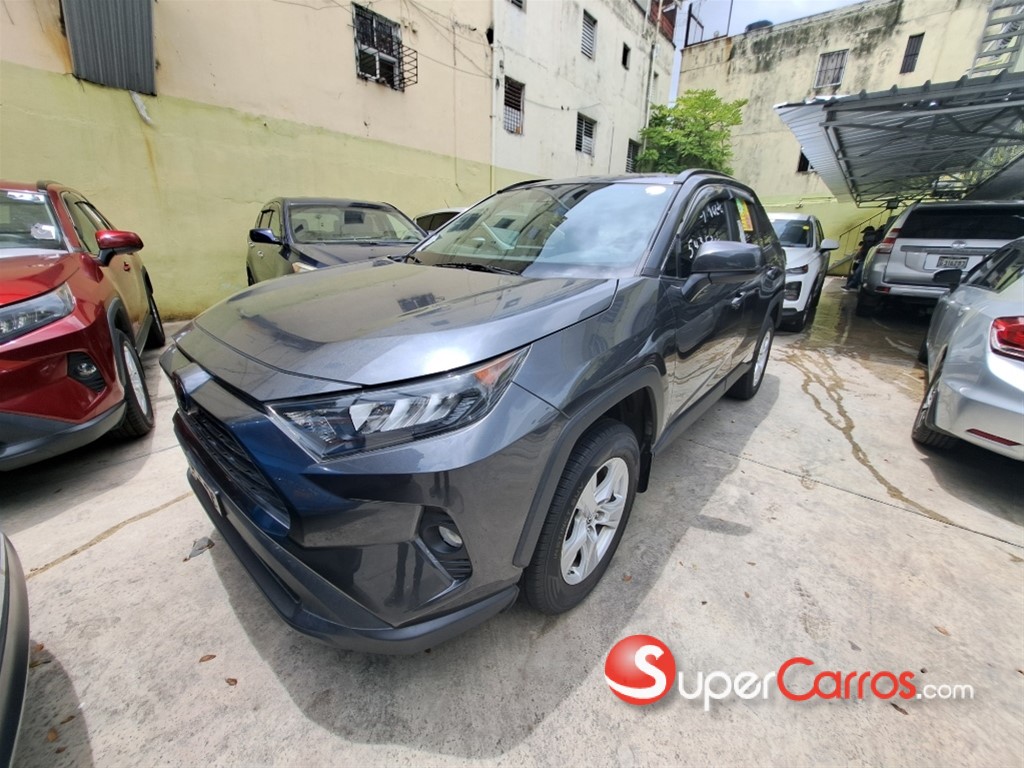 2020 Toyota RAV4 LE — foto 4 / 7
