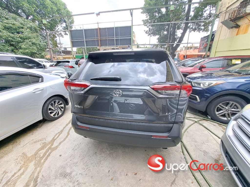 2020 Toyota RAV4 LE — foto 7 / 7