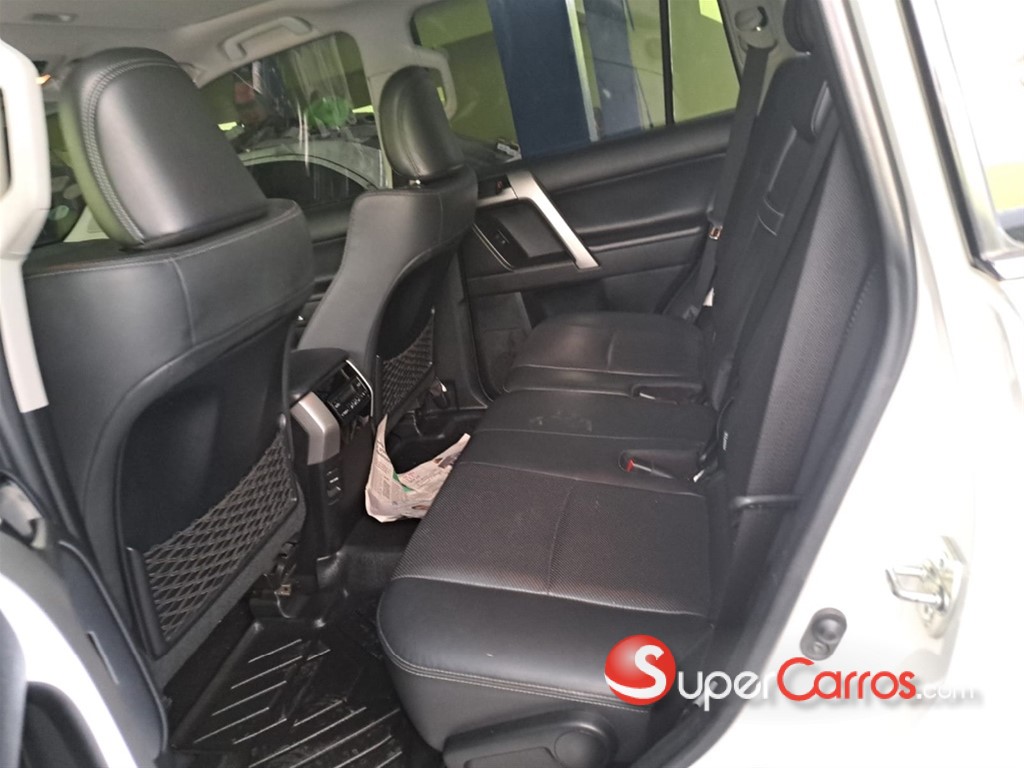 2022 Toyota Land Cruiser Prado VXL — foto 9 / 11