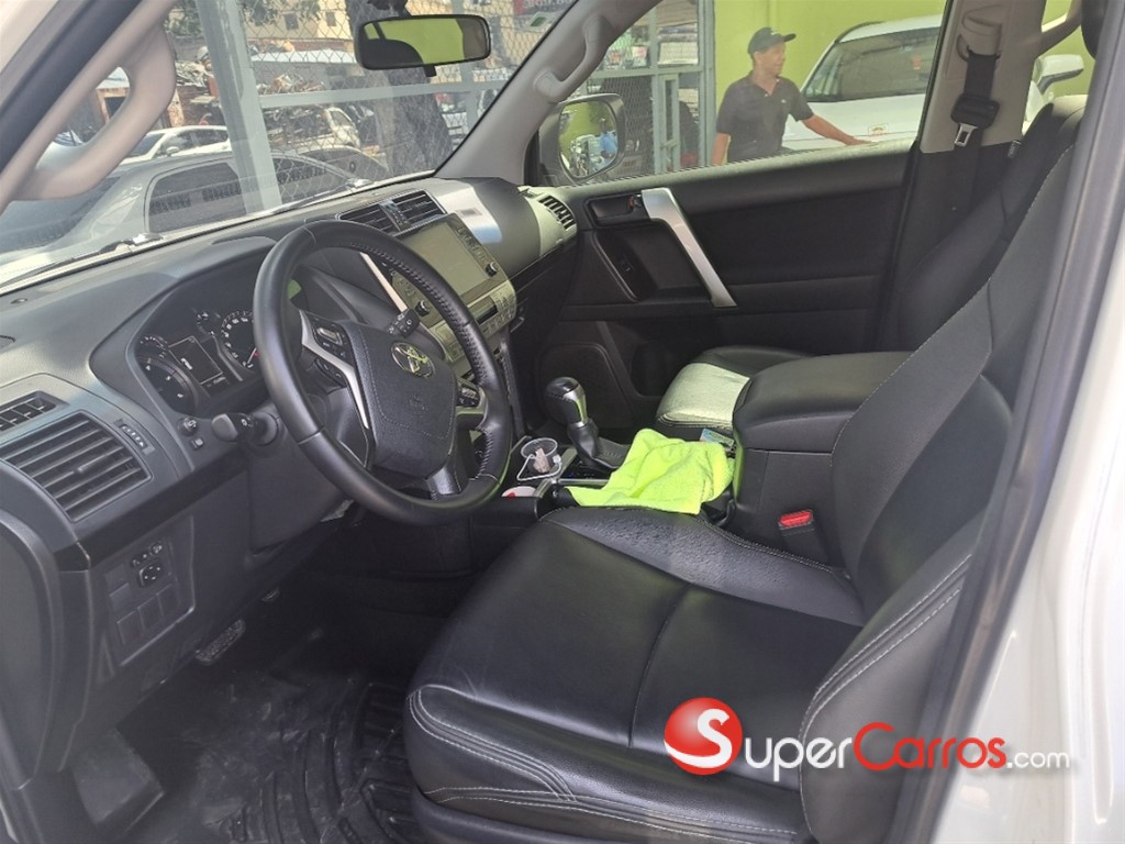 2022 Toyota Land Cruiser Prado TXL — foto 7 / 10