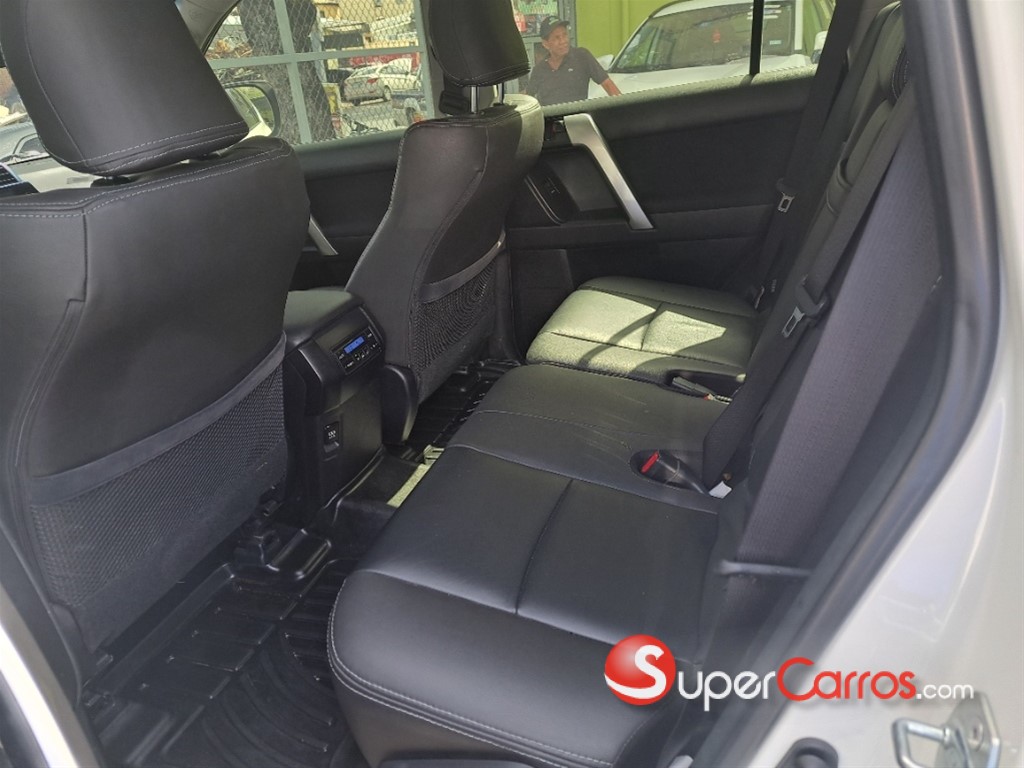 2022 Toyota Land Cruiser Prado TXL — foto 8 / 10
