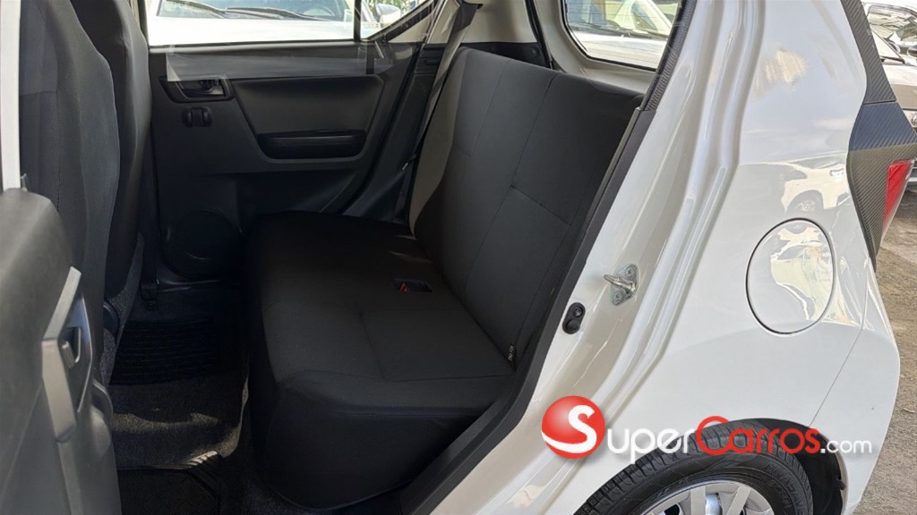 2021 Daihatsu Mira — foto 8 / 10