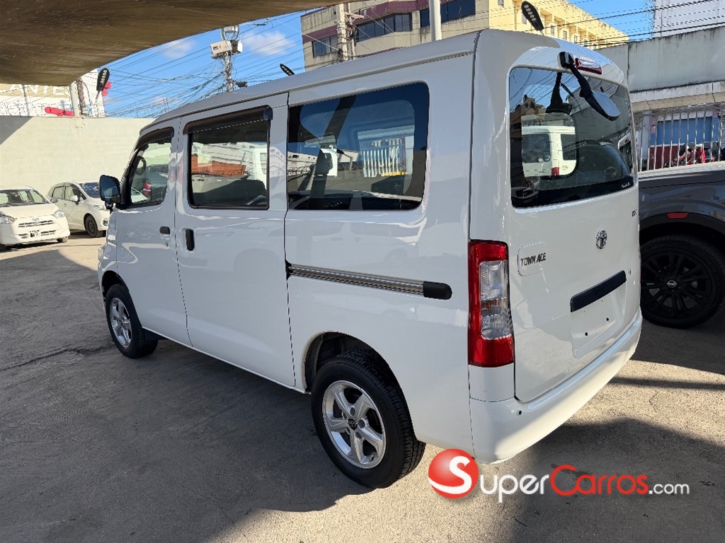 2021 Toyota Town-Ace — foto 3 / 9