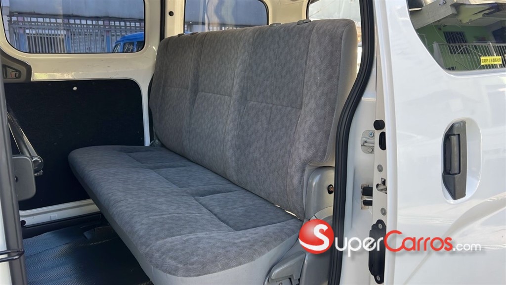 2020 Nissan NV 200 — foto 8 / 9