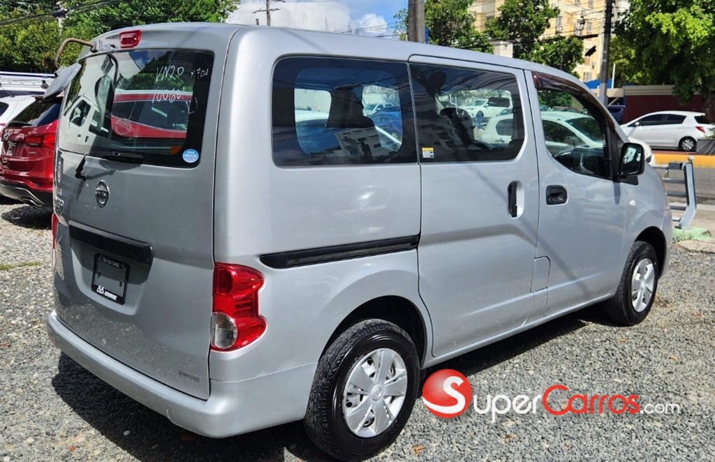 2020 Nissan NV 200 — foto 5 / 9
