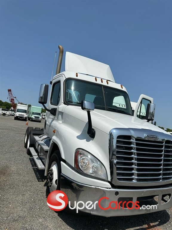 2016 Freightliner Cabezote