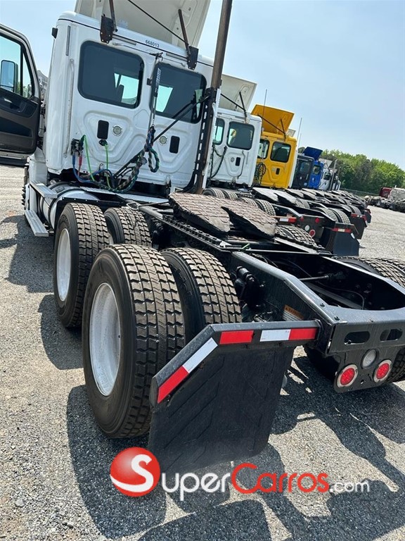 2016 Freightliner Cabezote — foto 7 / 7
