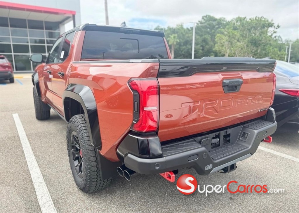 2024 Toyota Tacoma TRD PRO — foto 2 / 12