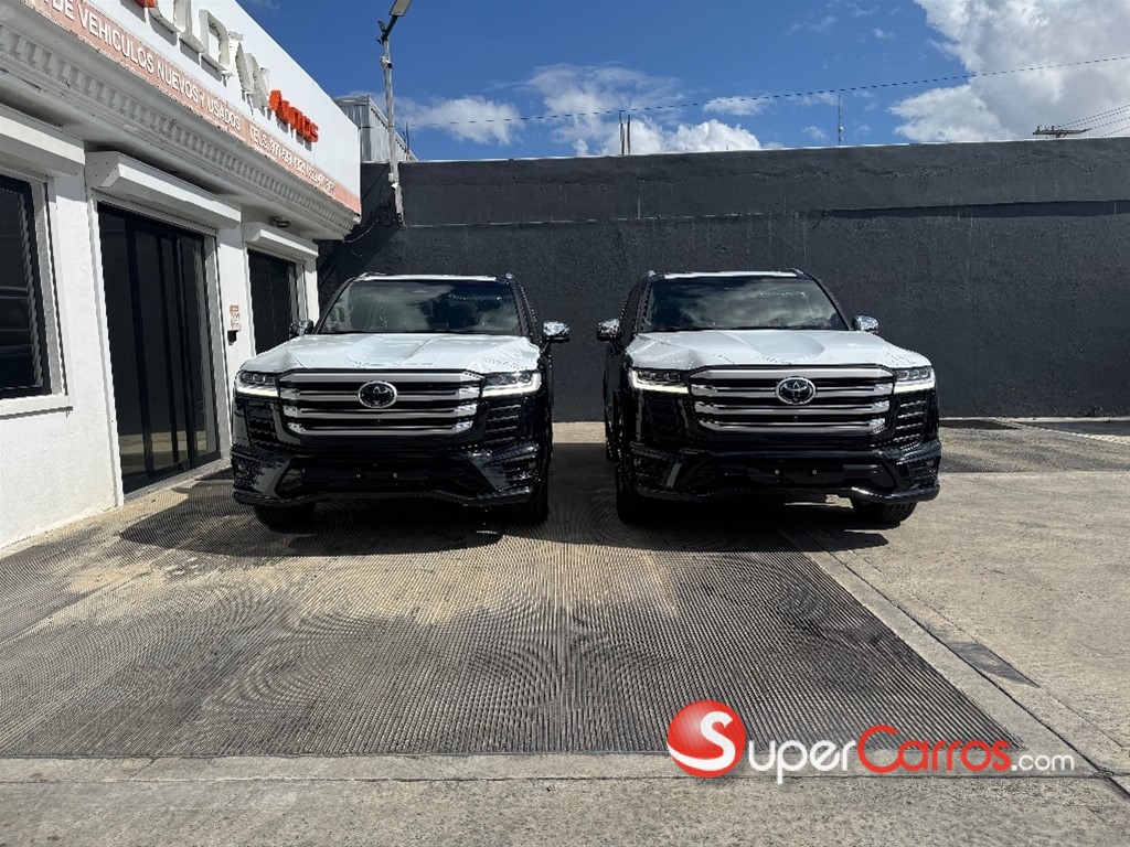 2027 Toyota Land Cruiser 70 ANIVERSARIO