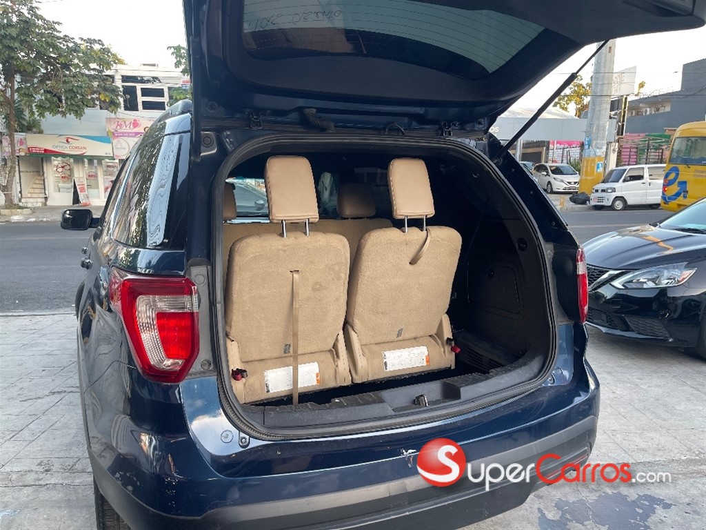 2016 Ford Explorer XL — foto 6 / 12