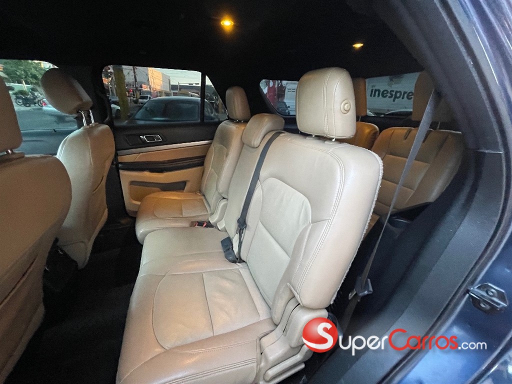 2016 Ford Explorer XL — foto 8 / 12