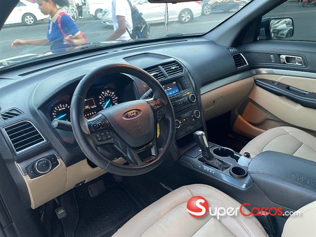2016 Ford Explorer XL — foto 10 / 12