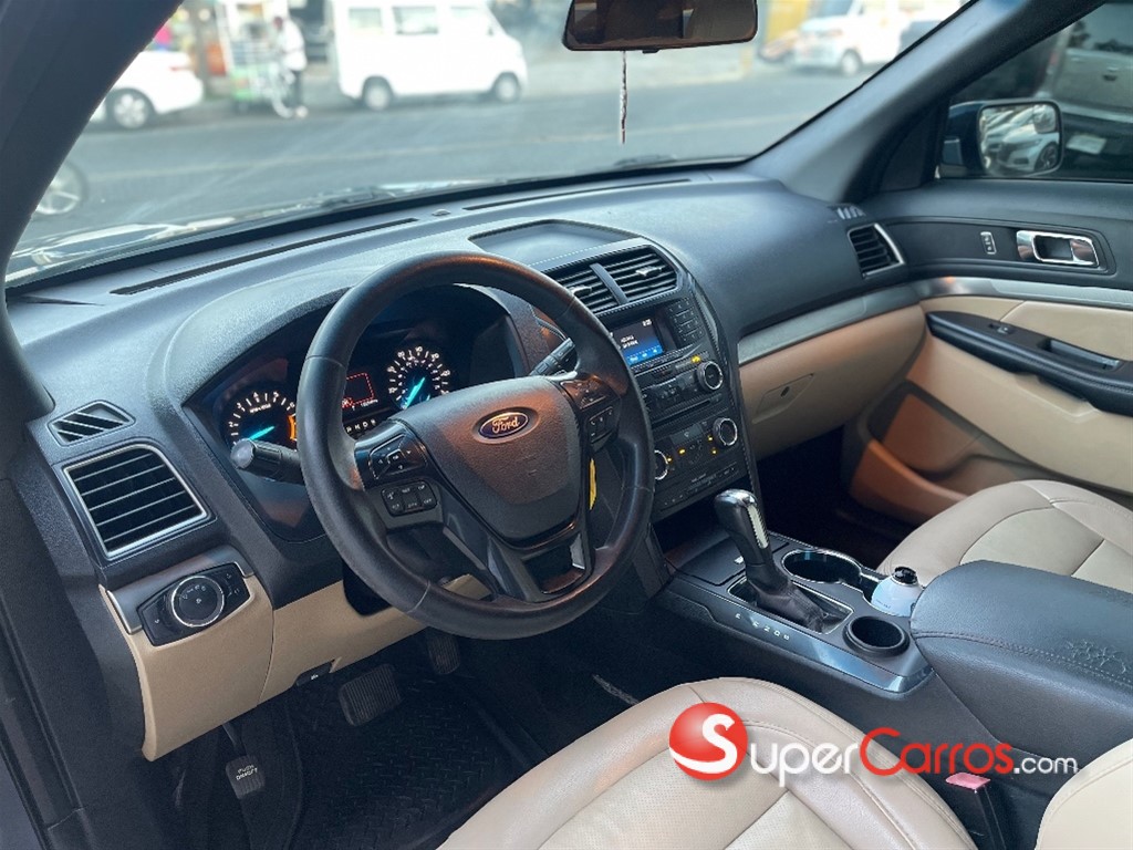 2016 Ford Explorer XL — foto 11 / 12