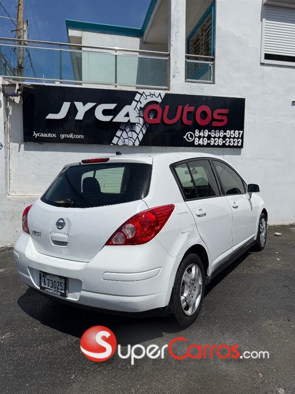 2012 Nissan Versa SV — foto 4 / 10