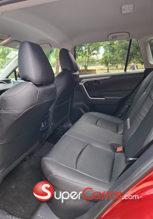 2019 Toyota RAV4 LE Hibrid — foto 8 / 11