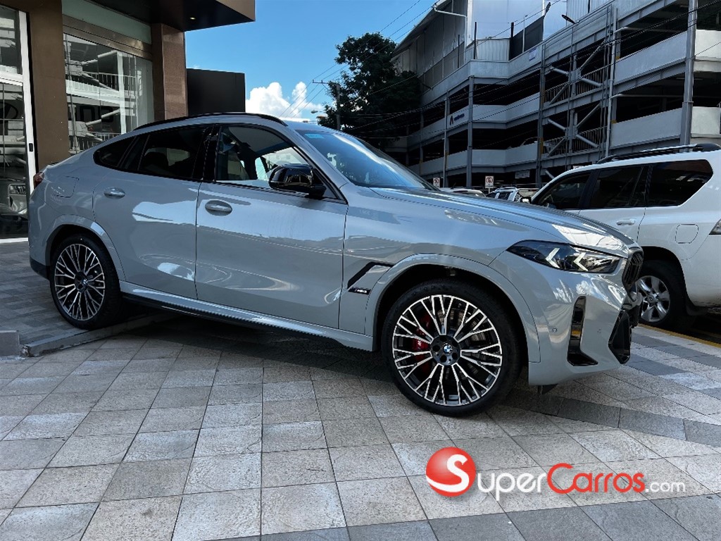 2026 BMW X 6 M50i — foto 7 / 12