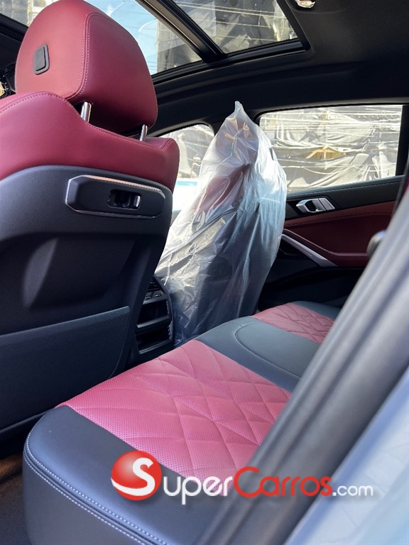 2026 BMW X 6 M50i — foto 8 / 12
