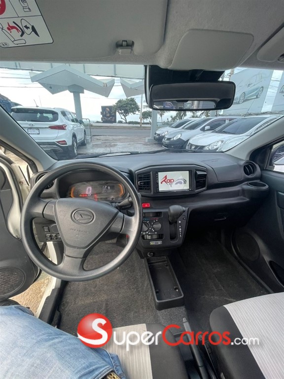 2018 Daihatsu Mira — foto 11 / 12