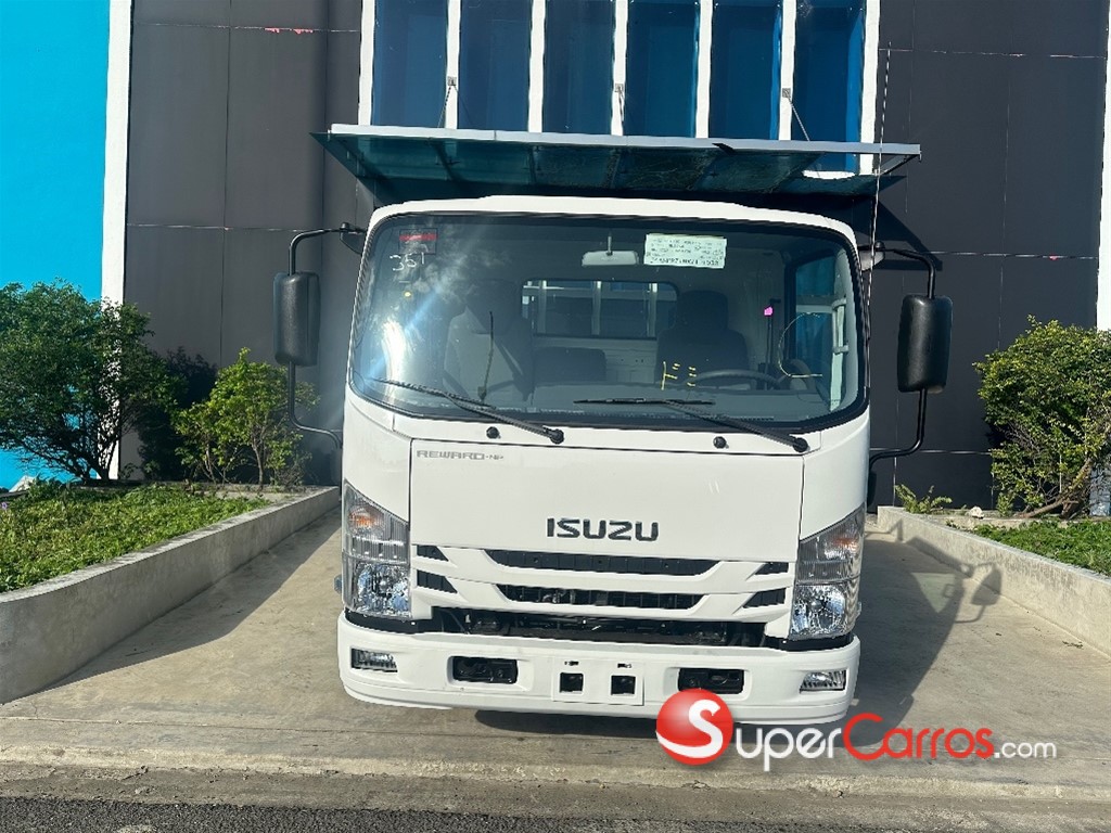 2027 Isuzu NPR 14 pies — foto 2 / 11