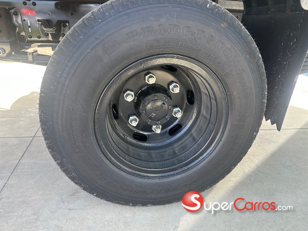 2027 Isuzu NPR 14 pies — foto 7 / 11