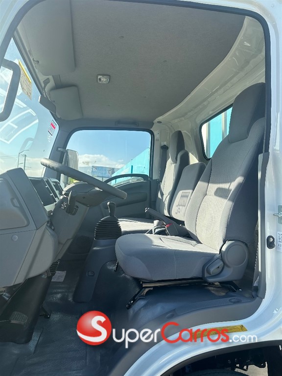 2027 Isuzu NPR 14 pies — foto 9 / 11