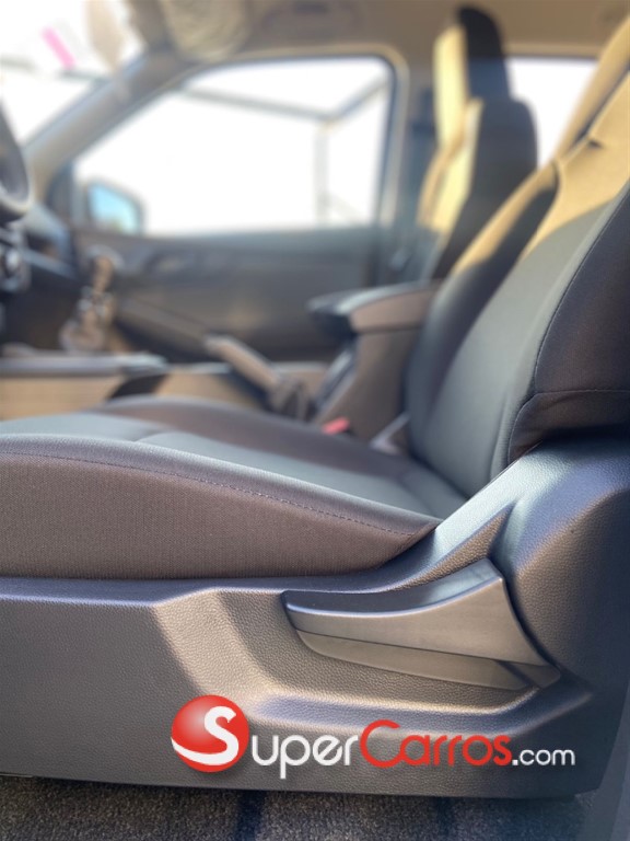 2024 Isuzu DMAX — foto 9 / 12