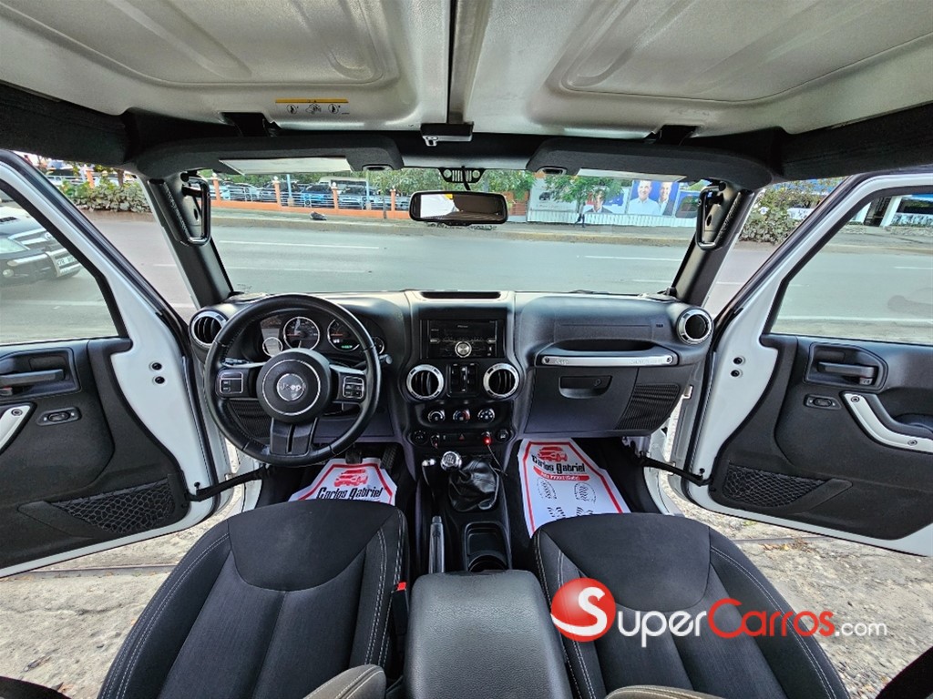 2016 Jeep Wrangler Sahara Unlimited — foto 6 / 12