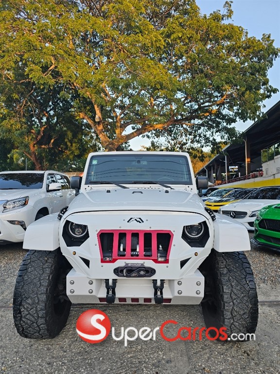 2016 Jeep Wrangler Sahara Unlimited — foto 7 / 12