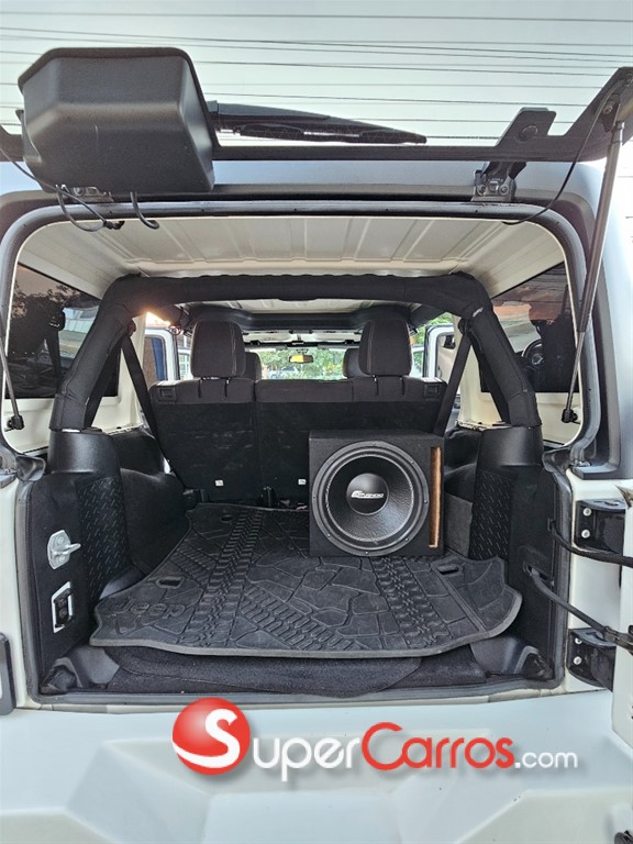 2016 Jeep Wrangler Sahara Unlimited — foto 10 / 12