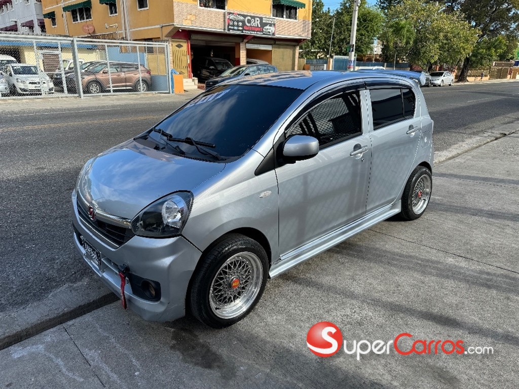 2017 Daihatsu Mira — foto 2 / 9