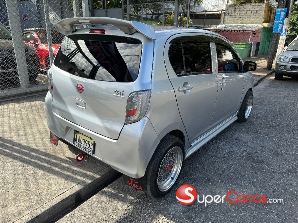2017 Daihatsu Mira — foto 4 / 9