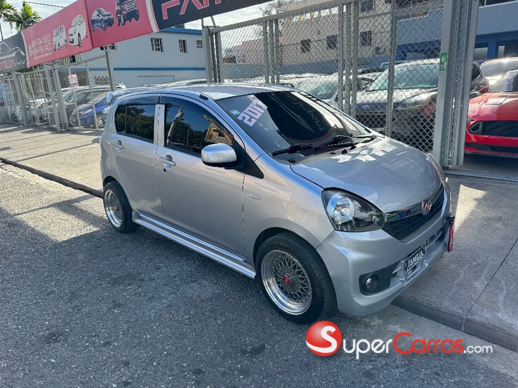 2017 Daihatsu Mira — foto 5 / 9