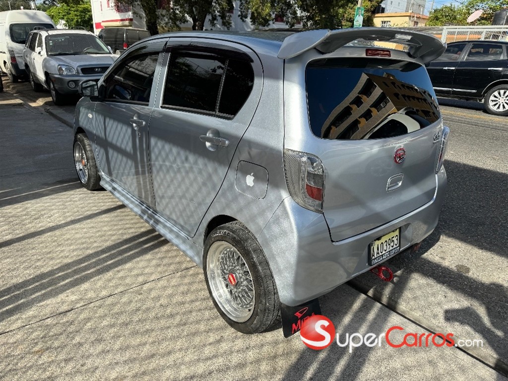 2017 Daihatsu Mira — foto 6 / 9