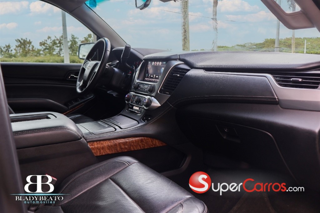 2016 Chevrolet Suburban LTZ — foto 2 / 12