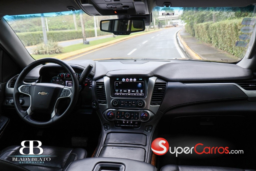 2016 Chevrolet Suburban LTZ — foto 5 / 12