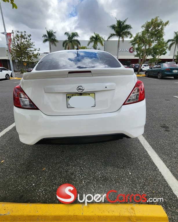 2016 Nissan Versa — foto 3 / 7