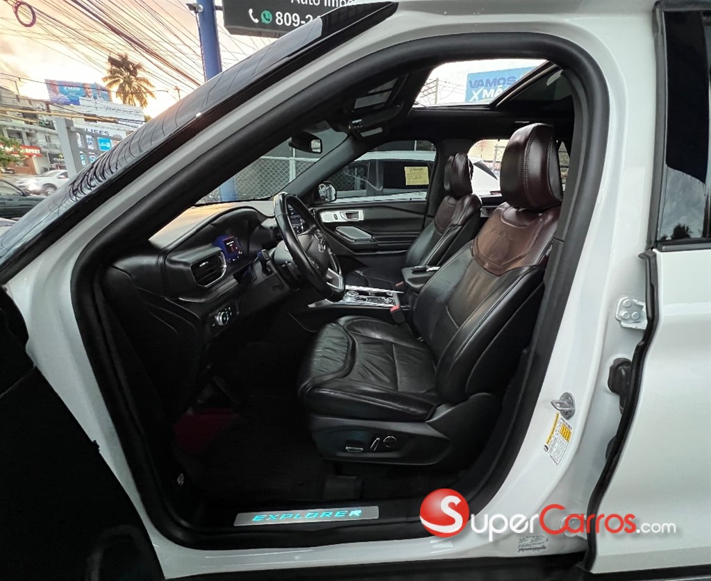 2020 Ford Explorer Platinum — foto 7 / 12