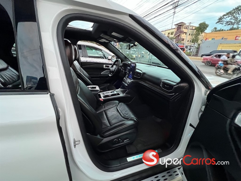2020 Ford Explorer Platinum — foto 9 / 12